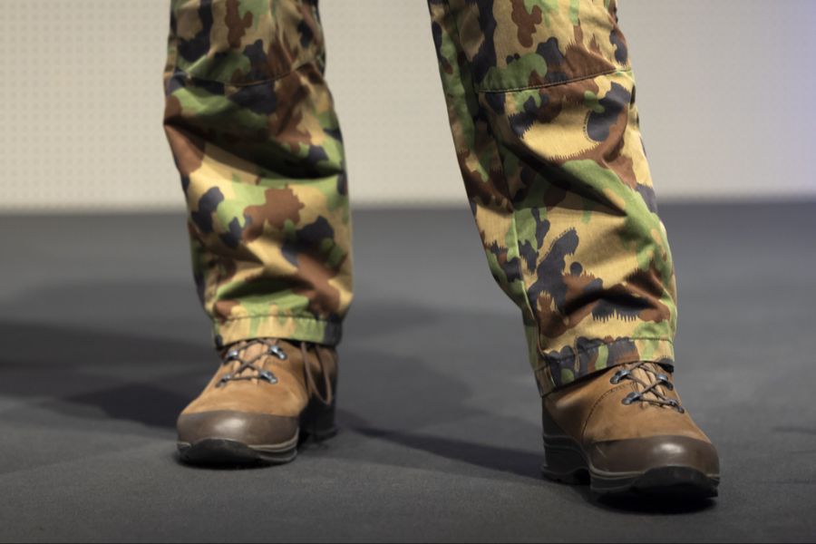 In der Schweizer Armee wird gegen einen Oberst ermittelt.