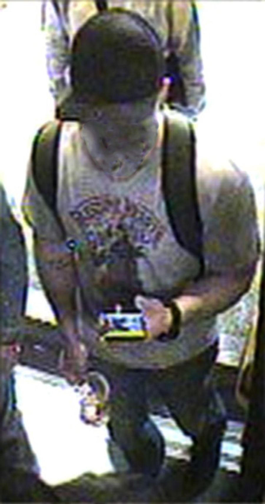 Nach einer Körperverletzung am Bahnhof in Ebikon im März wird ein Tatverdächtiger gesucht.