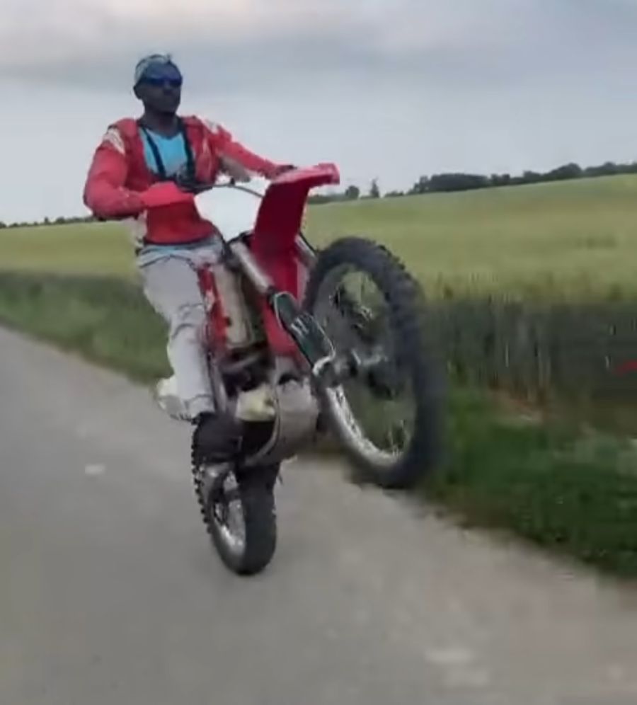 Einer der mutmasslichen Räuber ist auf Social Media nicht unbekannt.