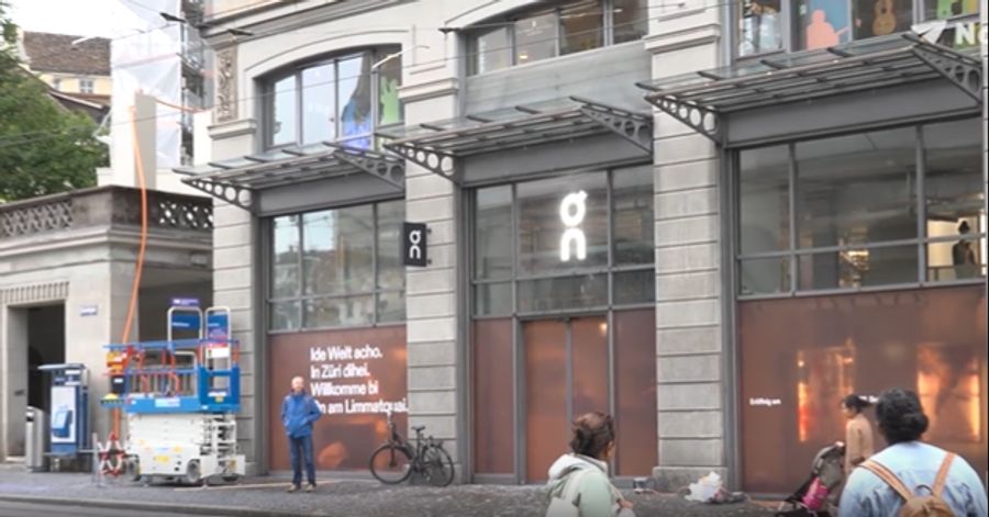 Direkt an der Tramhaltestelle am Limmatquai gelegen: Der neue On-Flagshipstore.