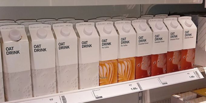 Junge Städter gehen extra für Hafermilch in die Ikea. Ikea
