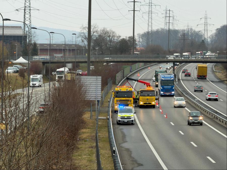 Die Diebe flüchteten zunächst zu Fuss, konnten dann aber gefast werden.