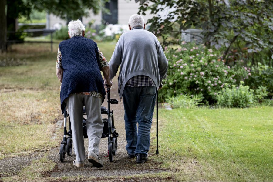Die Ergebnisse der Studie zeigt, dass die Impfung auch den biologischen Alterungsprozess verlangsamt. (Archivbild)