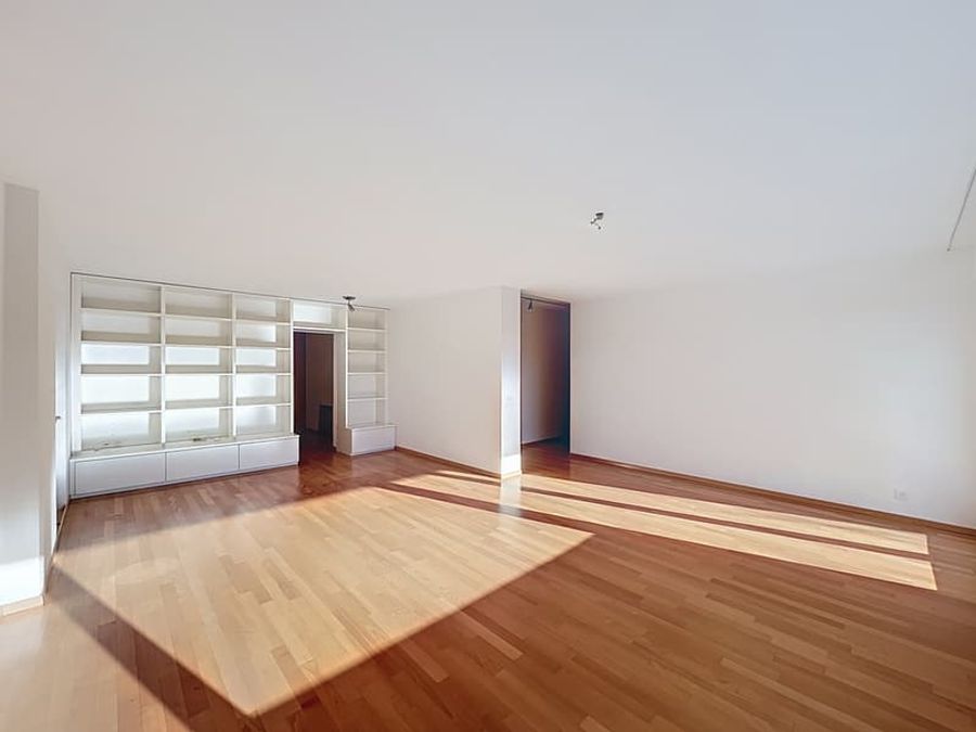 Für 3100 Miete gibt es die 2,5-Zimmer-Wohnung.