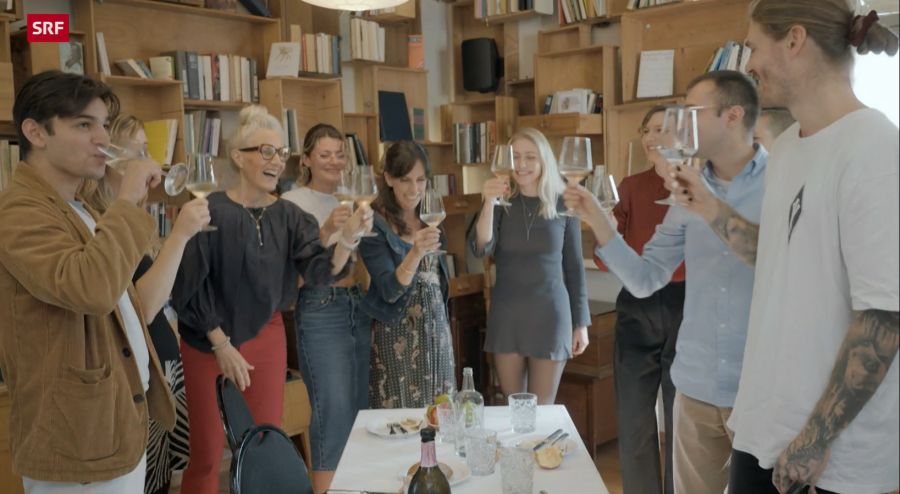 Die erste Staffel wurde im Februar und März 2025 ausgestrahlt.