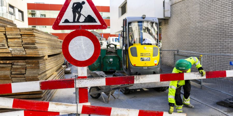 Bis mit einer Baustelle angefangen werden kann, dauert es im Kantonsrat oft lange. Ordnungsfristen sollen nun Abhilfe schaffen. (Symbolbild)