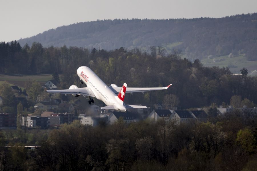 Beim Kerosin betrage die gesetzliche Bedarfsdeckung der Pflichtlager drei Monate. (Symbolbild)
