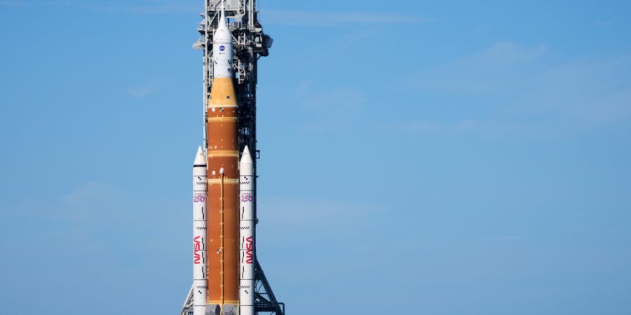 ARCHIV - Die neue Mondrakete der Nasa, Artemis II (Archivbild). Foto: John Raoux/AP/dpa