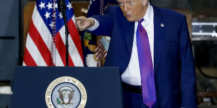 US-Präsident Donald Trump will endlich eine Entscheidung dazu, ob er die Importabgaben verhängen darf oder nicht - und sieht sich weiter im Recht. (Archivbild)