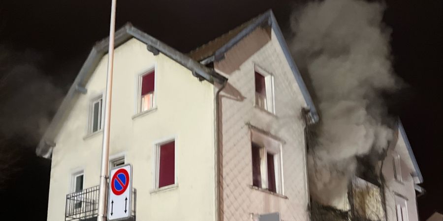 Brand in mehrfamilienhaus