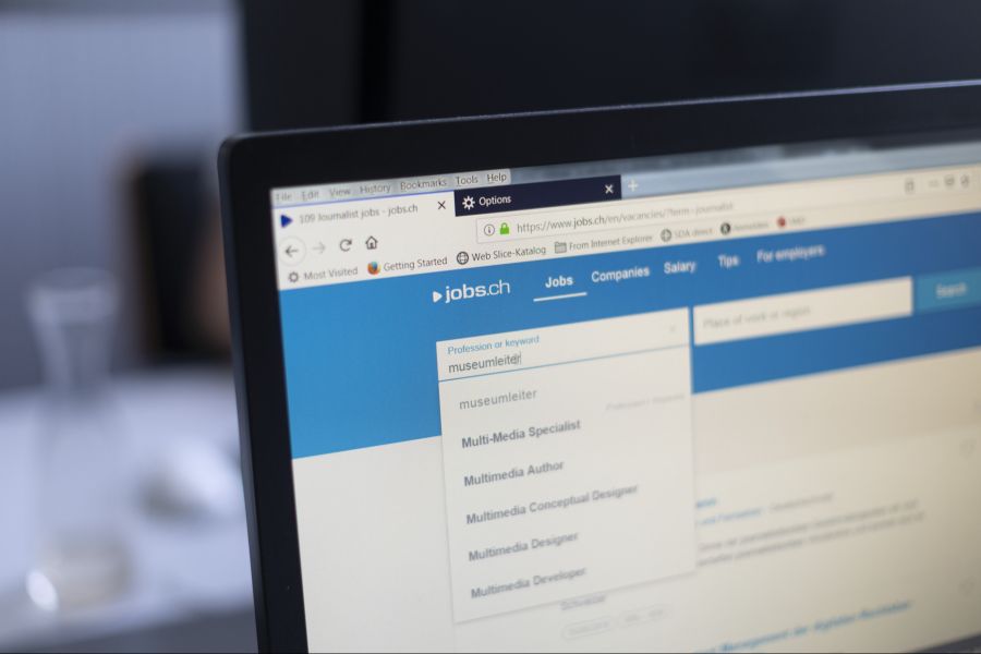 Die Anzahl der stellensuchenden Personen ging zurück, während das Stellenangebot stieg.