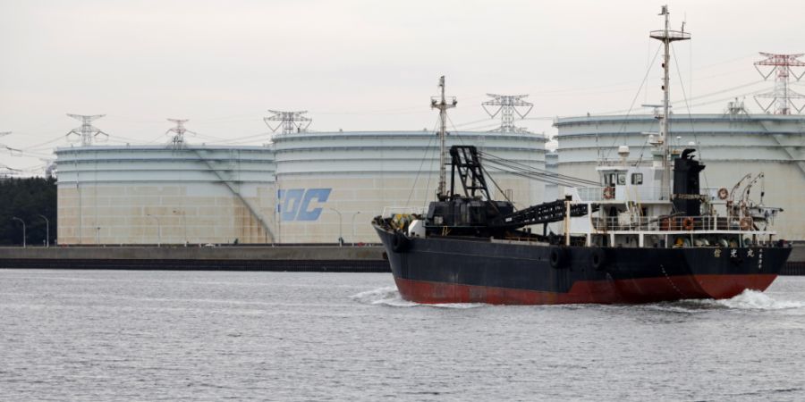 Rohöl-Reservetanks bei Tokio. (Archivbild)