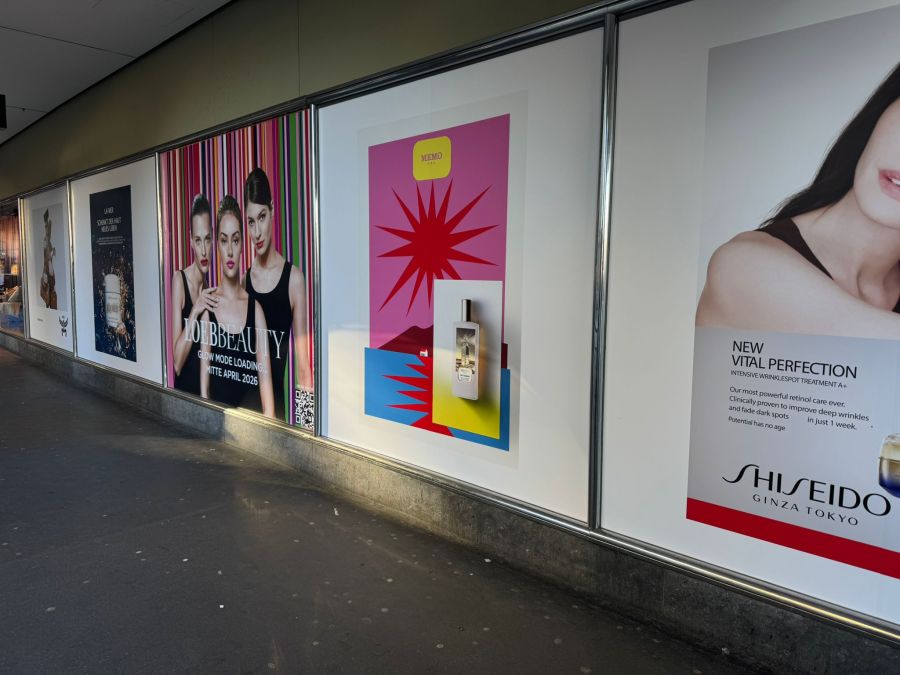 Ein Grossteil der Schaufenster ist abgeklebt.