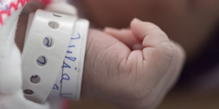 So viele Babys wie noch nie kamen im Jahr 2025 im Stadtspital Zürich Triemli zur Welt.