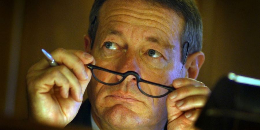 Der Zürcher Finanzdirektor Christian Huber während der Budgetdebatte im Zürcher Kantonsrat im Dezember 2002. Der Alt-Regierungsrat starb am Sonntag im Alter von 81 Jahren.