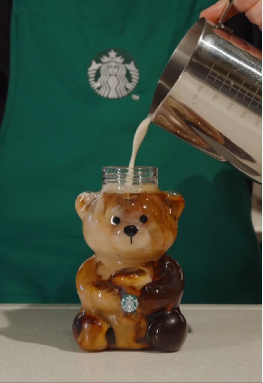 Viele Fans hätten ihren Kaffee gerne aus dem gläsernen Becher in Bärchenform geschlürft.