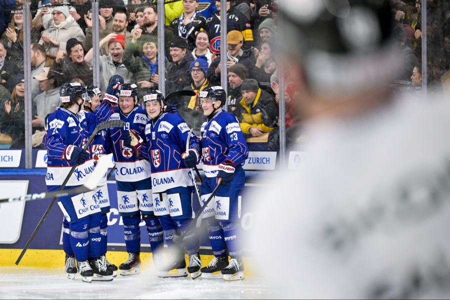 Nach dem Halbfinalsieg gegen Sparta Prag spielen die «US-Boys» heute Sonntag gegen den Gastgeber um den Turniersieg.
