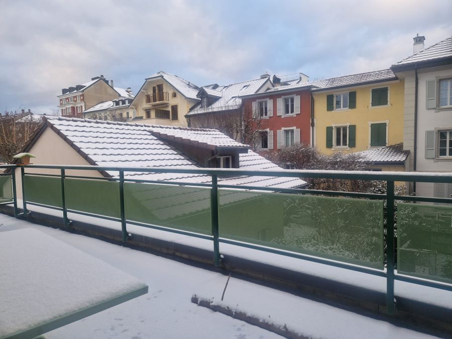 Auch in Fribourg sind die Dächer angezuckert.