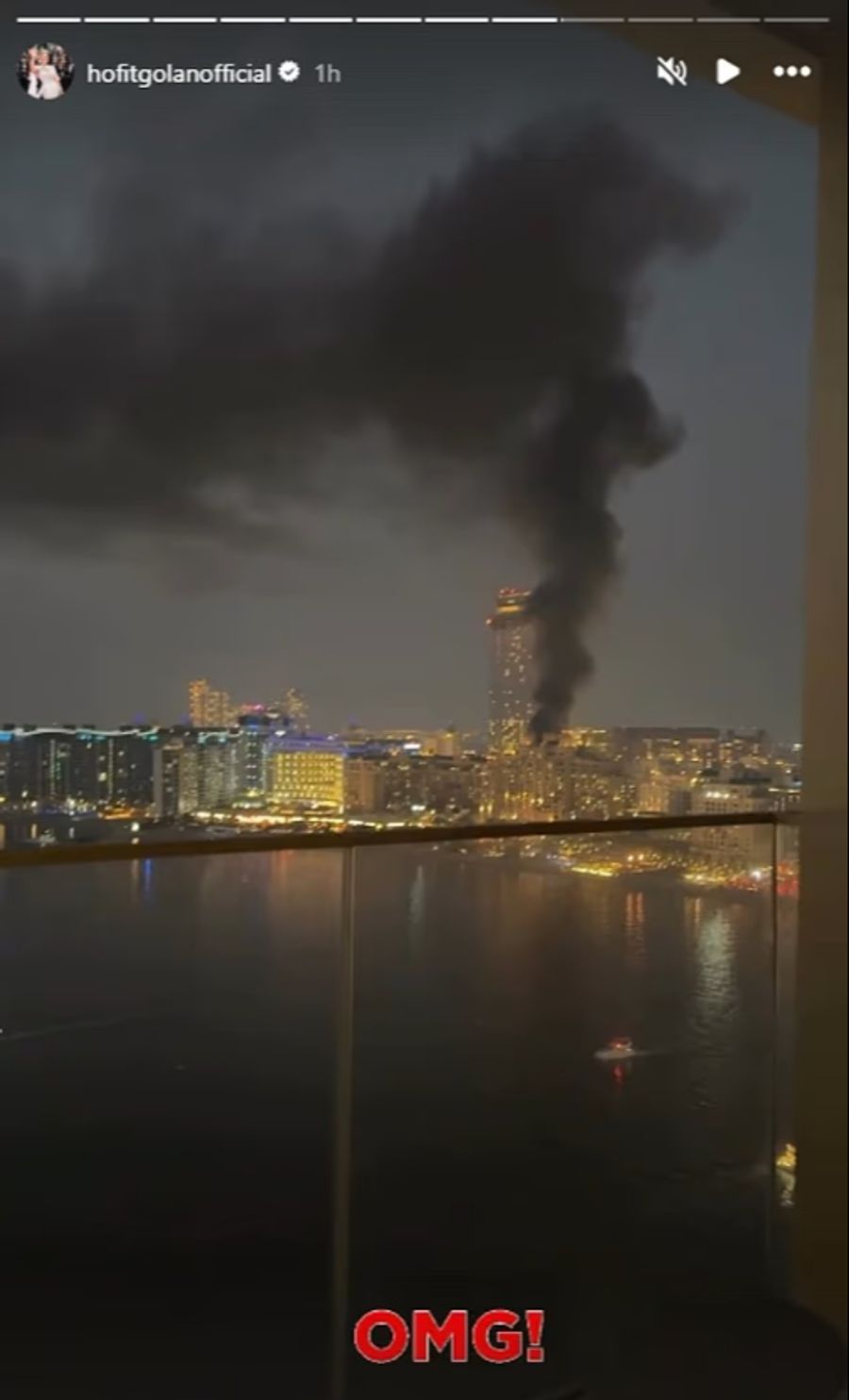 Zu sehen ist der Einschlag einer Rakete auf ein Hotel.