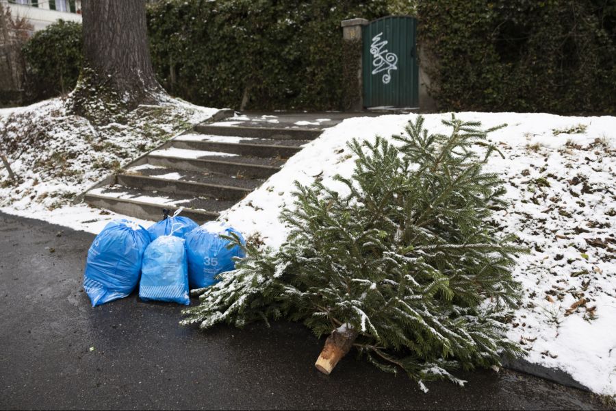 Nach den Festtagen machen sich viele Schweizerinnen und Schweizer Sorgen ums Geld.