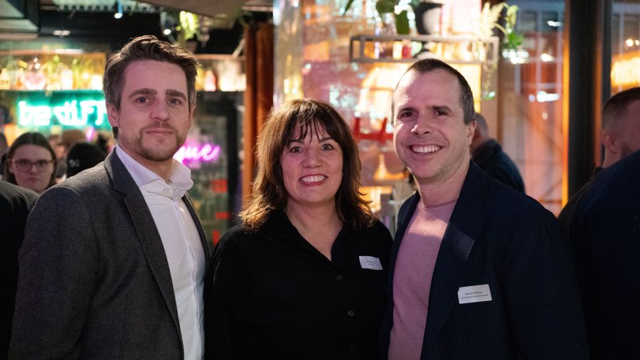 Manuela Angst (Mitte) und Manuel Wiesner (rechts).