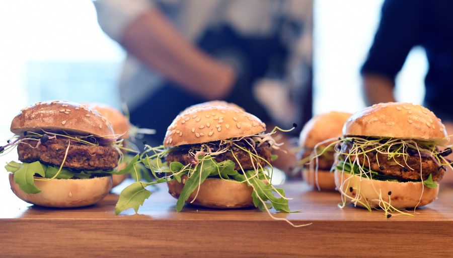 2017 kamen die Insekten-Produkte in das Sortiment der Schweizer Detailhändler.