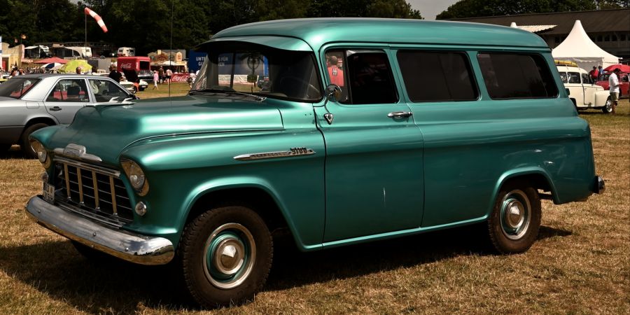 Chevrolet Suburban 1956