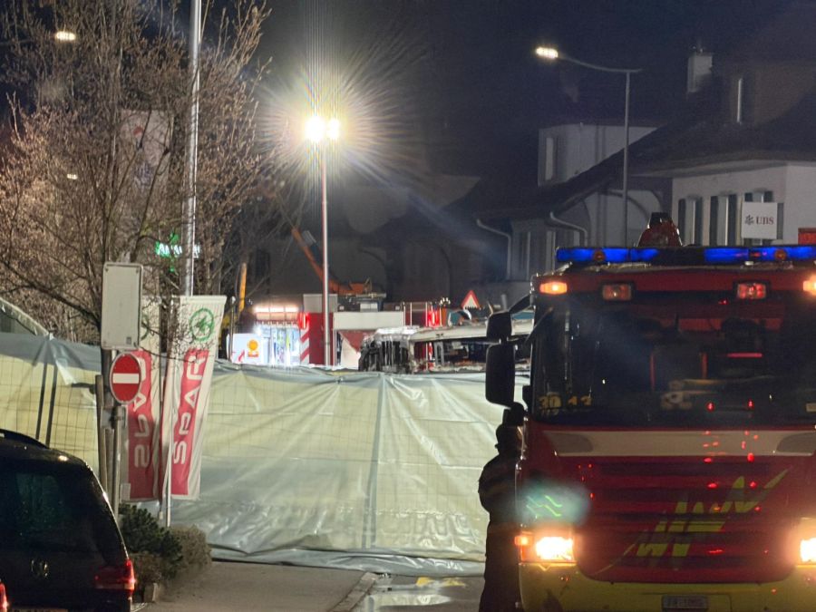 Die Sicht auf den Tatort in Kerzers FR wurde abgesperrt.