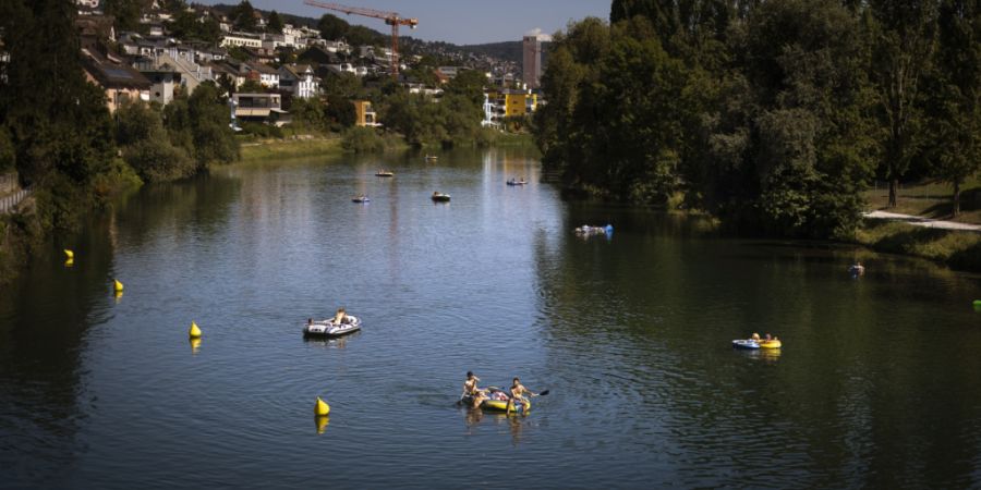 Von Zürich bis Schlieren ist die Limmat begradigt. Ein neues Projekt soll dem Fluss mehr Platz geben, aber auch Naherholungszonen schaffen. (Archivbild)