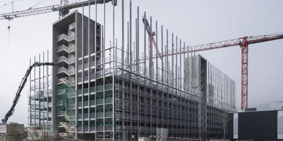 Oensingen ist laut der Handelskammer die wirtschaftlich attraktivste Gemeinde im Kanton Solothurn. Im Bild ist der Bau des neuen Parkhauses des Fleischverarbeiters Bell in Oensingen auf...