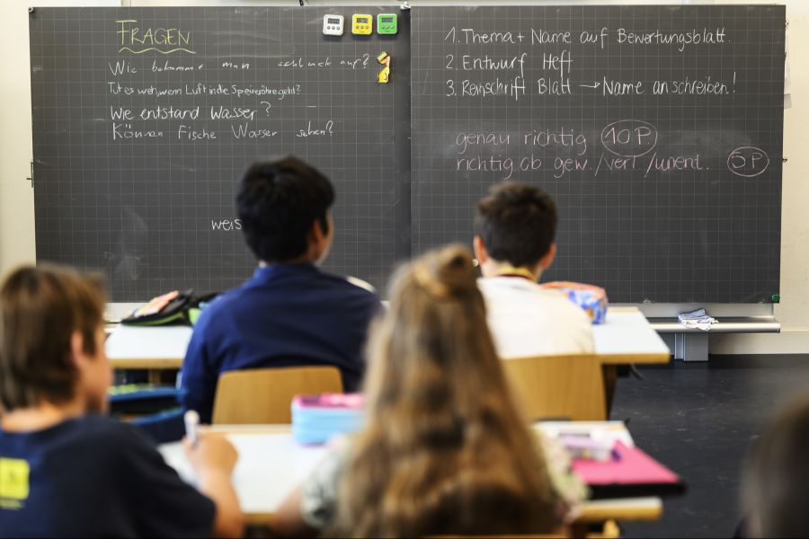 Unbestritten ist: Die Hitze sorgt für Chancenungleichheit und senkt das Bildungsniveau.