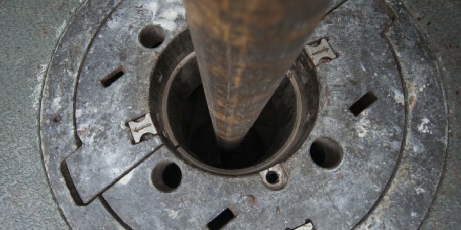 In der Stadt St. Gallen erreichte die Bohrung für das Geothermieprojekt vor 13 Jahren eine Tiefe von 4400 Metern. Danach musste das Vorhaben wegen eines Erdbebens abgebrochen werden. ...