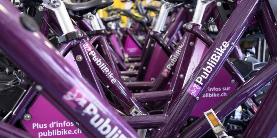 Der Schweizer Veloverleiher Publibike wird mehrheitlich vom britischen Investor Visionedgeone übernommen. (Archivbild)