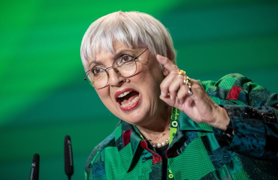Glarner schoss 2021 auch gegen das Aussehen einer politischen Gegnerin: Der damaligen Bundestagsvizepräsidentin Claudia Roth (Bündnis 90/Die Grünen).