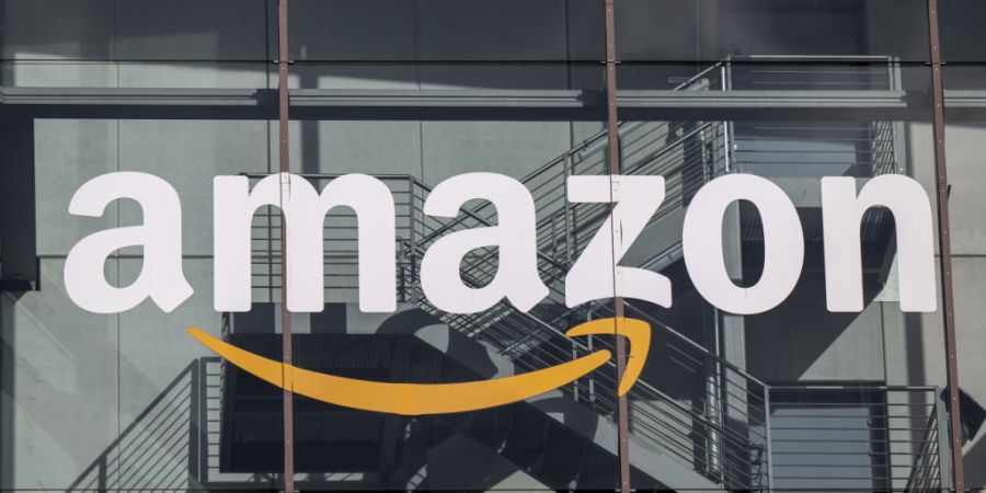 Der Internet-Riese Amazon verdient Milliarden mit seinem Werbegeschäft. Doch laut US-Wettbewerbshütern soll es dabei nicht immer mit rechten Dingen zu gehen. (Archivbild)