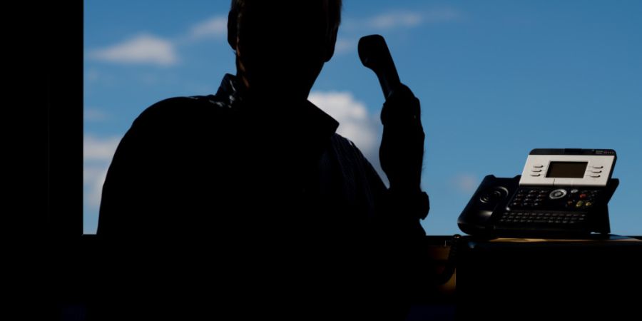 Die seit Jahren mit verschiedenen Tricks operierenden Telefonbetrüger erbeuten trotz aller Warnungen der Polizei immer wieder hohe Geldbeträge. (Archivbild)