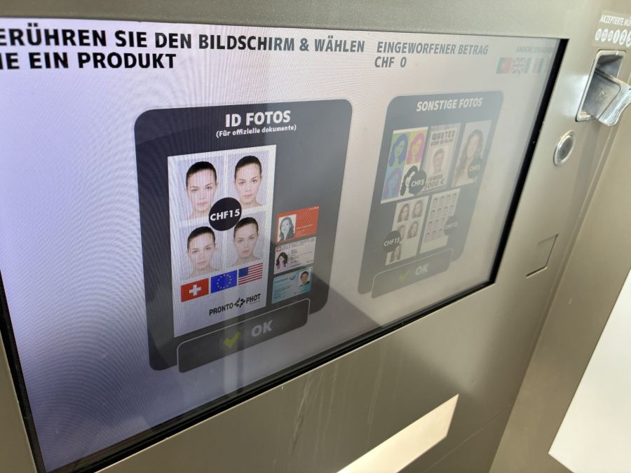 Der Touchscreen scheint einigermassen modern zu sein.