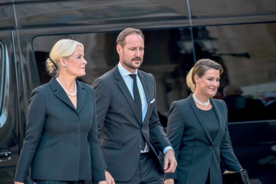 Prinzessin Märtha Louise ist die Schwester von Haakon, dem Ehemann von Mette-Marit.