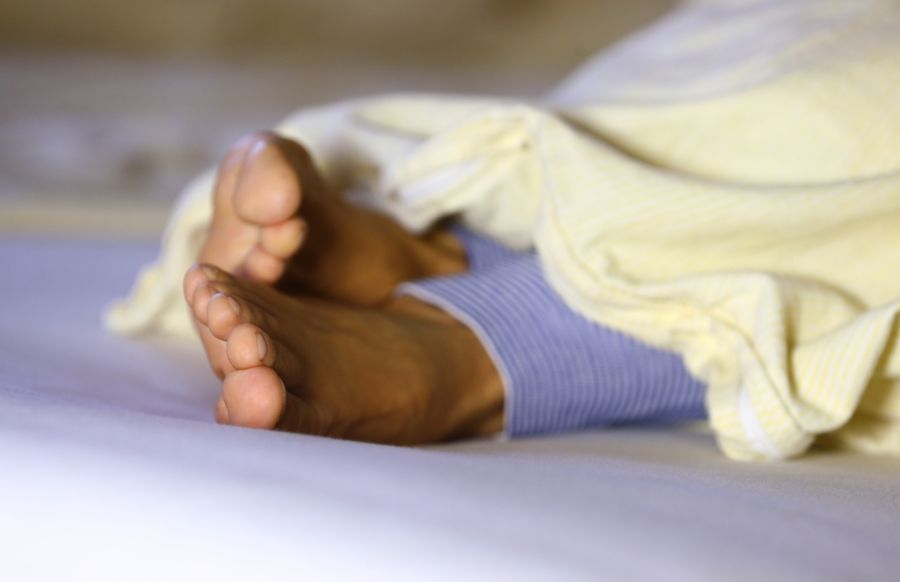 Kurze Powernaps von 10 bis 30 Minuten können Aufmerksamkeit, Konzentration und Reaktionsfähigkeit verbessern.