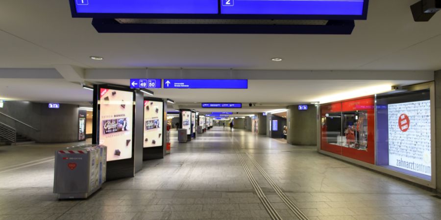 In der Berner Bahnhofsunterführung ist es in der Nacht auf Sonntag zu Tätlichkeiten gekommen. (Archivbild)