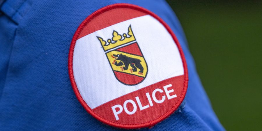 Im Kanton Bern sind ein Erwachsener und ein Jugendlicher wegen diversen mutmasslichen Brandstiftungen in Untersuchungshaft. (Symbolbild)