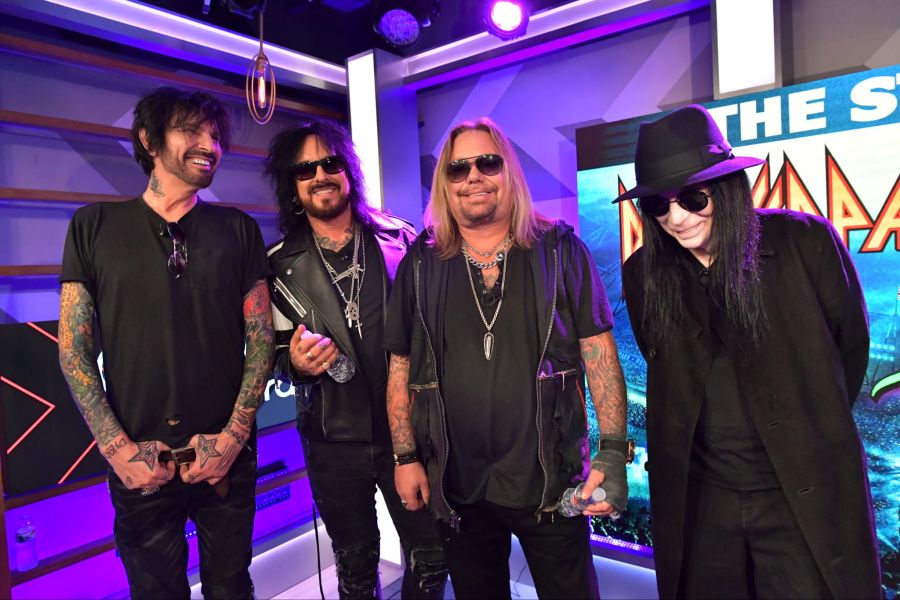 Tommy Lee, Nikki Sixx, Vince Neil, und Mick Mars (v.l.n.r.) von Mötley Crüe.