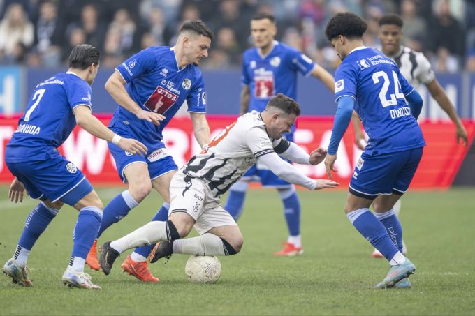 Nach der Auswechslung von Xherdan Shaqiri verliert der FCB den Zugriff auf das Spiel. FC Basel