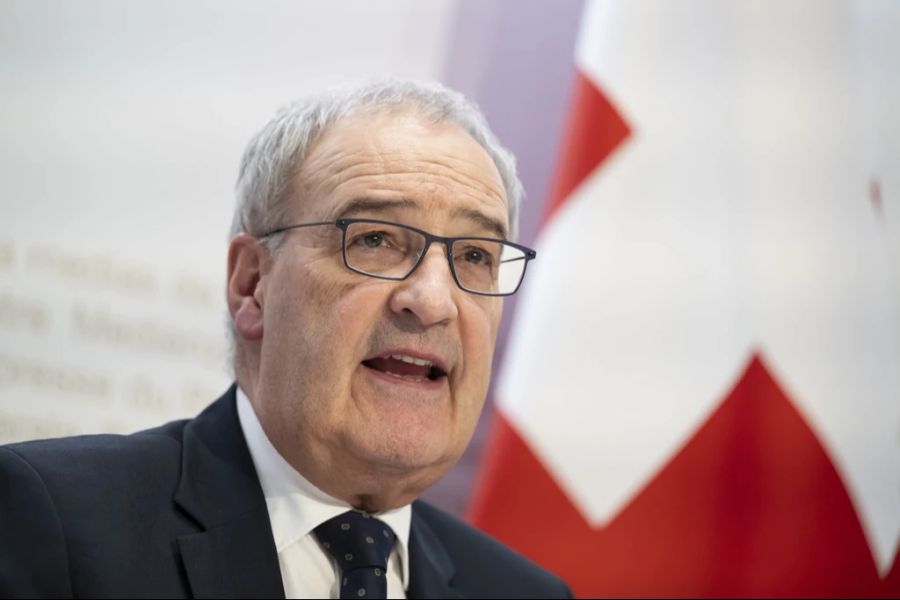 Der aktuelle Wirtschaftsminister Guy Parmelin (SVP) war von 2016 bis 2018 für drei Jahre für das VBS zuständig.