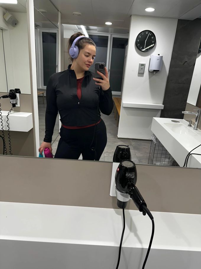 Zur Stellas Morgenroutine gehört eine Stunde Sport vor der Arbeit dazu, um Kraft für den Tag zu tanken Stella