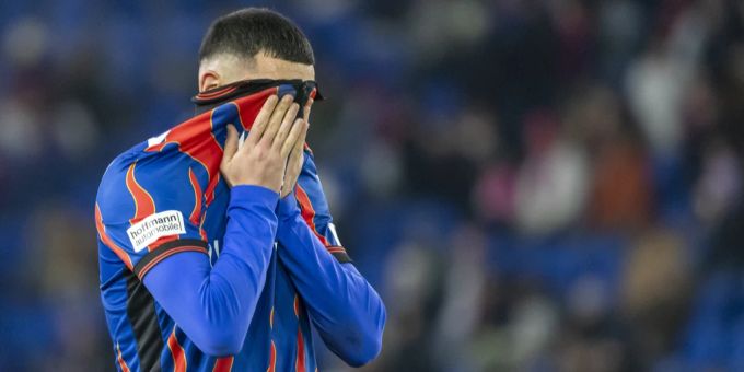 Adrian Barisic wird dem FC Basel mehrere Wochen fehlen. FC Basel