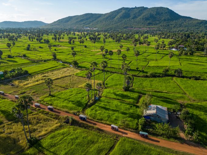 Ausflüge zu Reisfeldern und Tempeln gehören ebenfalls zum Programm. Reisfelder Südostasien Mekong