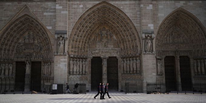 Paris - Notre-Dame wiedereröffnet - unter Tränen und Applaus