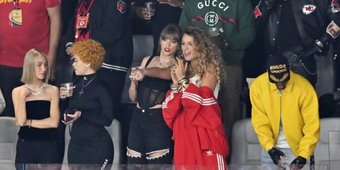 Taylor Swift und Blake Lively beim Super Bowl 2024. (Archivbild) Taylor Swift Blake Lively
