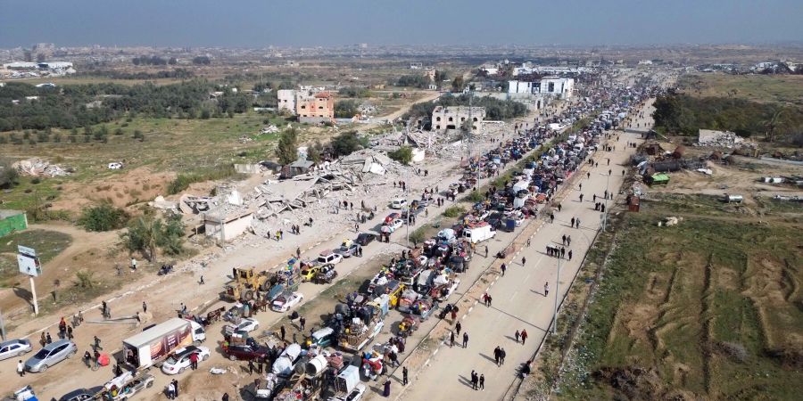 Über den teilweise vom israelischen Militär geräumten Nezarim-Korridor gingen schon bisher hunderttausende Palästnenser in die Städte von Nord-Gaza zurück. (Archivbild)